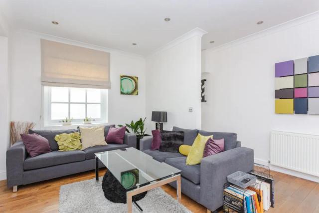 Stylish 3 Bedroom Home With Garden Near Kings Cross