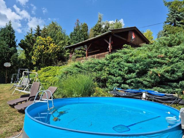 Ferienhaus in Zebegény mit Garten und Terrasse