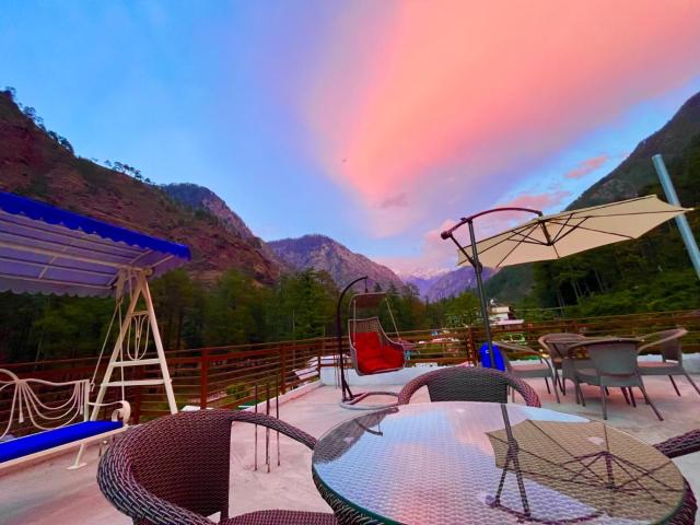 Hotel New Panchali With Mountain view By Winterline, Kasol