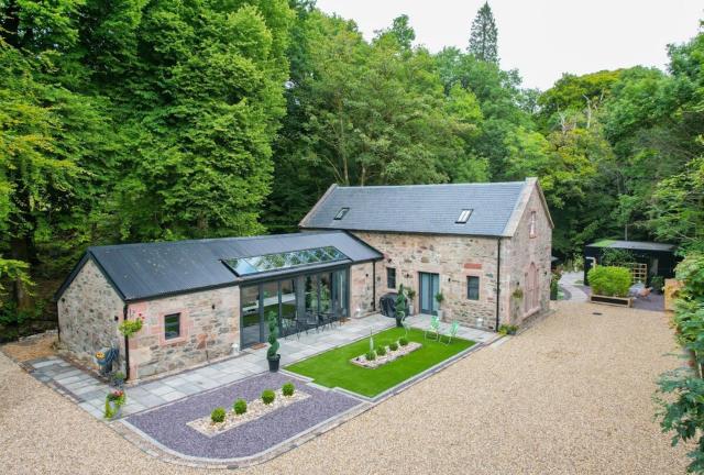 The Ultimate Luss Retreat