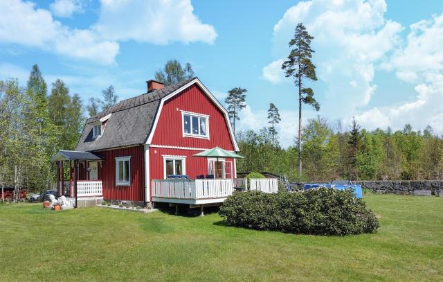 Gorgeous Home In Lönsboda With Wifi