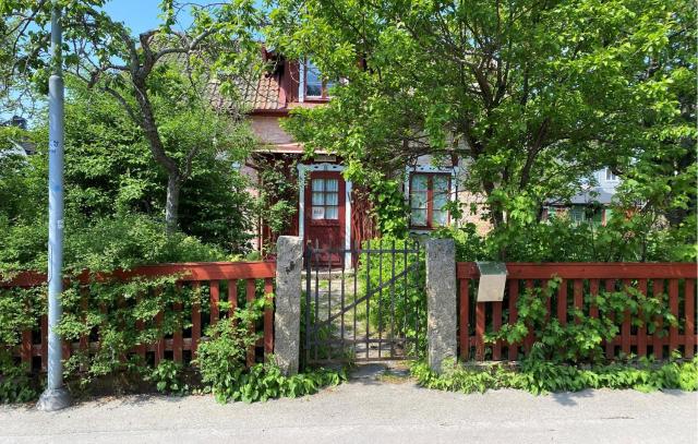 Gorgeous Home In Växjö With Wifi