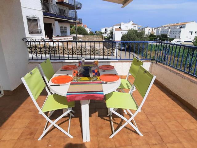 Apartamento Confortable en Sant Genís, Llançà – Cerca de Playa y Actividades F - ES-170-44