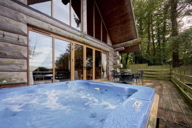 Alder Lodge with Hot-tub