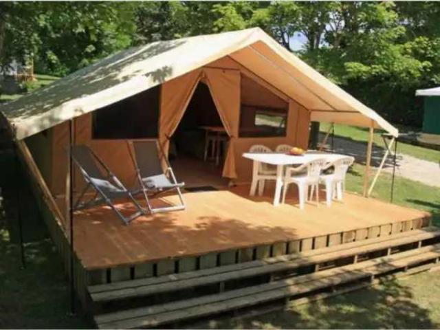 Camping 4 étoiles - Piscine - eed0fi