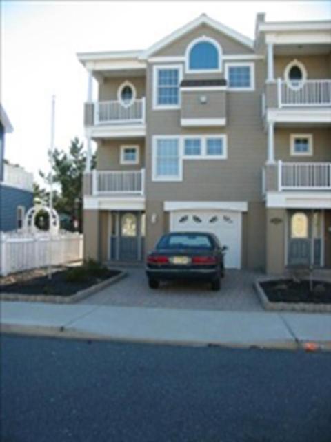 Beautiful Ocean Block Townhouse