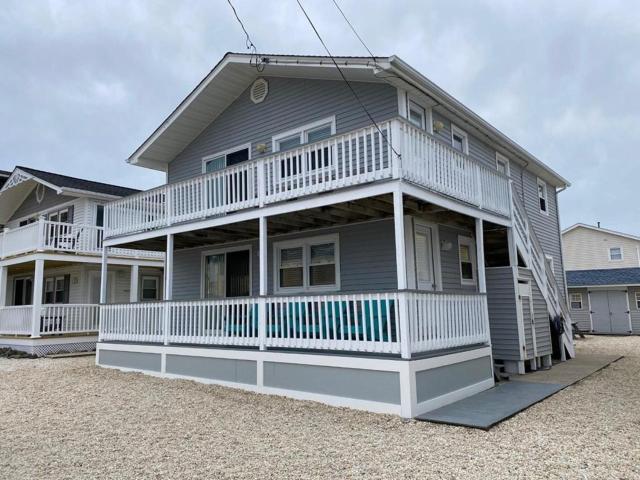 Newly Renovated Ocean Block Duplex Located In The Heart Of Surf City,