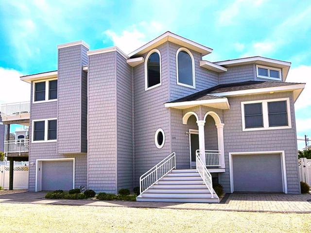 Large Contemporary Ocean Block Home