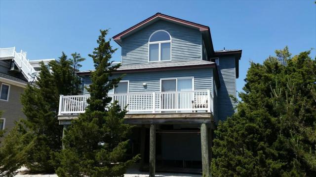 Nice Reversed Living Home, Located 3Rd From Beach In Barneghat Light,