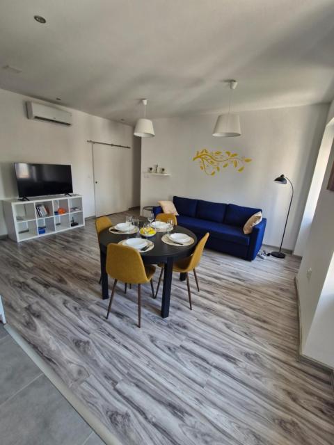 Yellow Apartment Pula