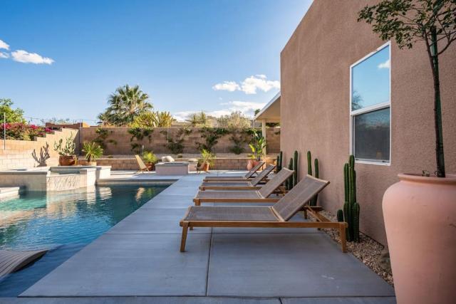 Pueblo Viejo Desert Minimalist Pool Home