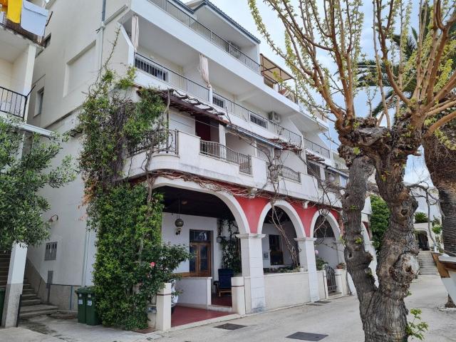 Apartments by the sea Gornja Podgora, Makarska - 21736