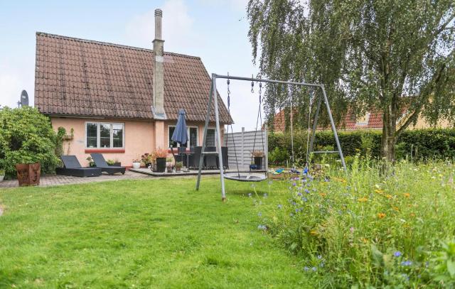 Nice Home In Oksbøl With Kitchen