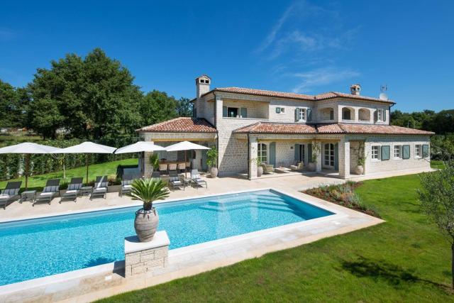 Beautiful Villa Nevia with private pool