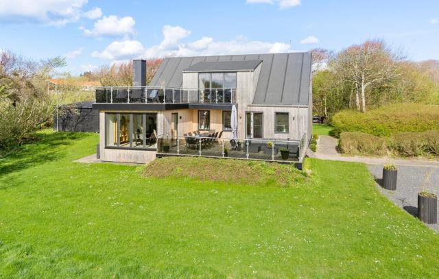 Stunning Home In Spøttrup With Wifi