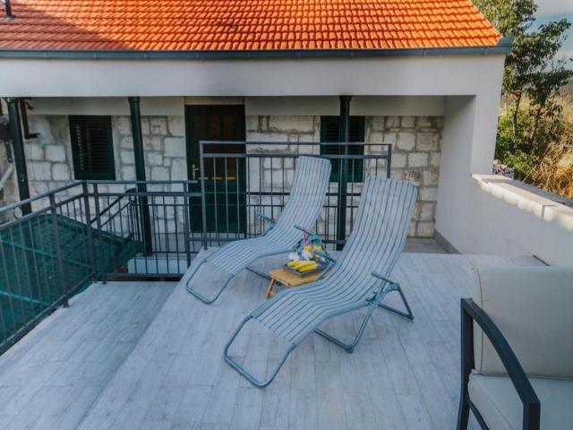 Holiday house with a swimming pool Primorski Dolac, Zagora - 22831