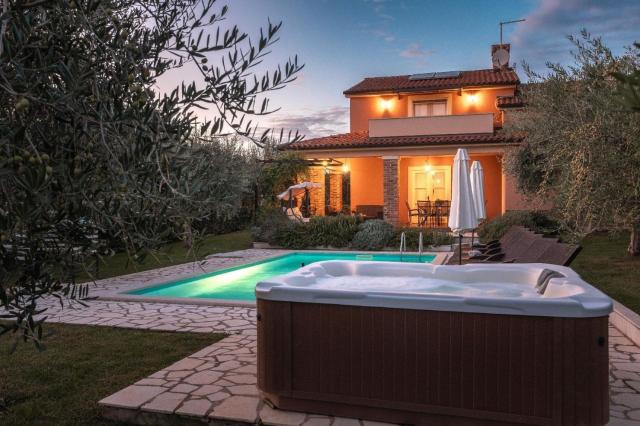 Casa Clara mit Jacuzzi und Panoramameerblick