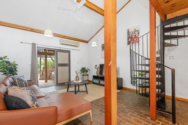 17 Cottesloe - Steps From Beach - Sleeps 2