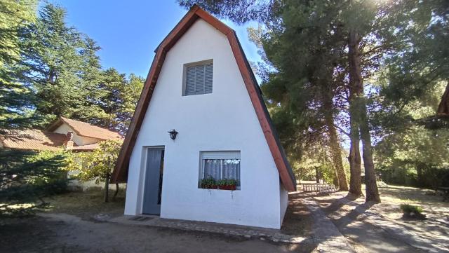 Cabaña Alpina en Medio de las Sierras