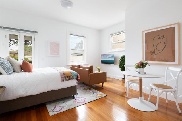 Explore Sydney Staying in Perfect Located Studio