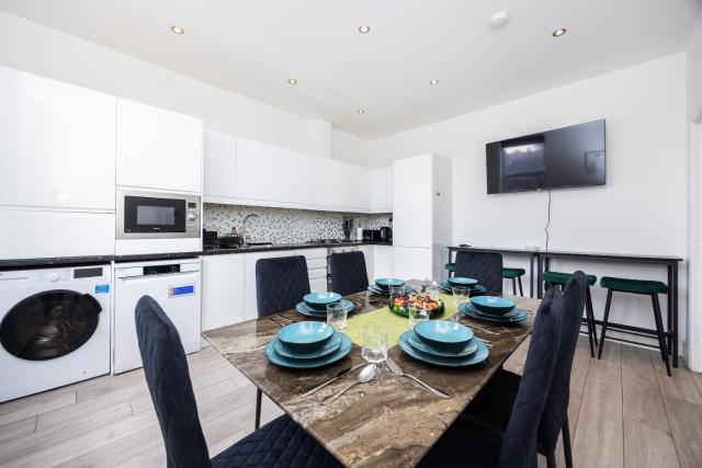 Beautiful 3-Bed Apartment in Shepherd's Bush