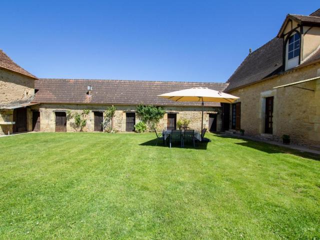 Gîte familial avec jardin dans un ancien corps de ferme au cœur de la Dordogne - FR-1-616-374