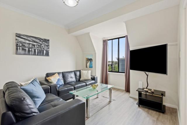 East Perth Apartment with Free Wi-Fi and Parking