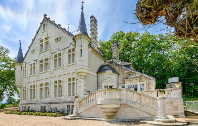 Awesome Home In Lencloître