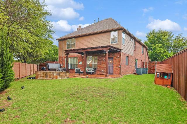 5BD McKinney Mansion - Backyard BBQ Hot Tub