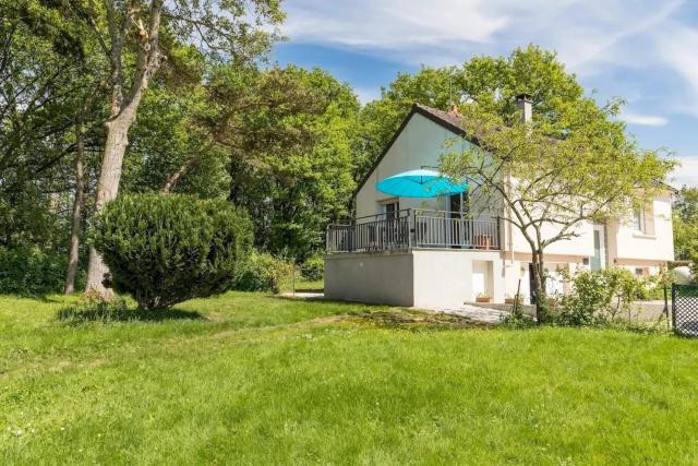 Maison de charme au bord du lac a Ouzouer sur Trezee