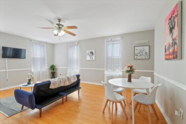 Cozy 1br W Deck Near Rittenhouse