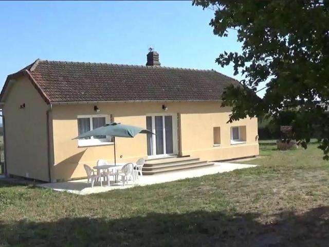 Maison rénovée avec jardin, terrasse et Wi-Fi à Coutansouze - FR-1-489-478