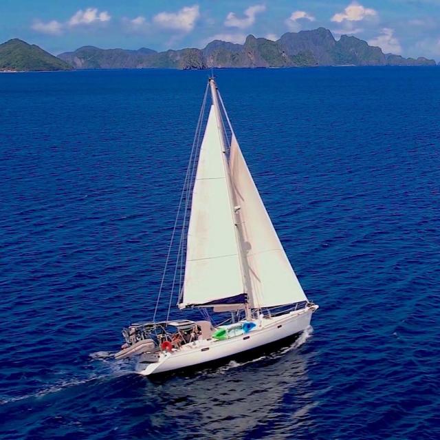 Palawan Private Sailing Yacht Cruise in El Nido