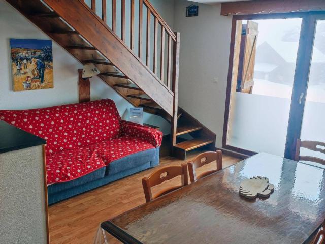 Chalet 3 pièces, 8 pers, cuisine équipée, TV, parking - FR-1-504-679