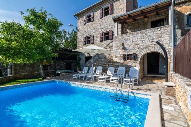 Rustic Villa Marija with panoramic view in Zrenj