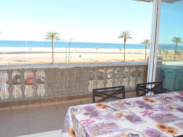 Agradable apartamento de tres dormitorios y vistas al mar - HISP-288-54