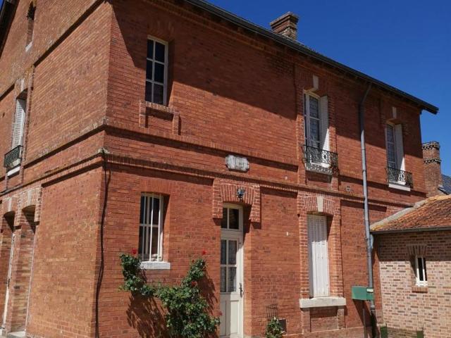 Ancienne maison de maître rénovée, 6 pers, au cœur de la Sologne avec cour fermée et équipements modernes - FR-1-491-412