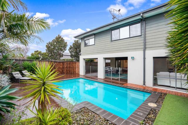 Bundoora Perfection - Luxury Family Oasis with pool