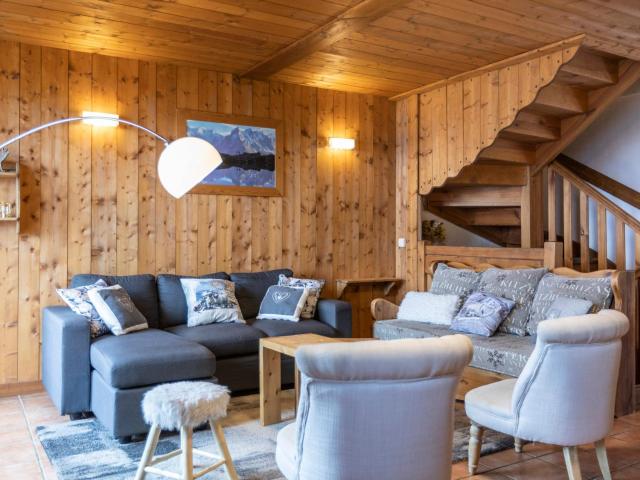 Superbe Chalet 5 Pièces 10 Personnes avec Balcon et Terrasses, Proche des Pistes - FR-1-275-217