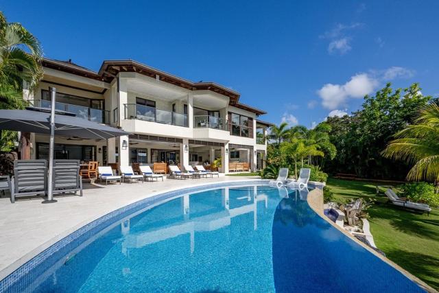 Glamorous 7 Br Villa with Private Pool