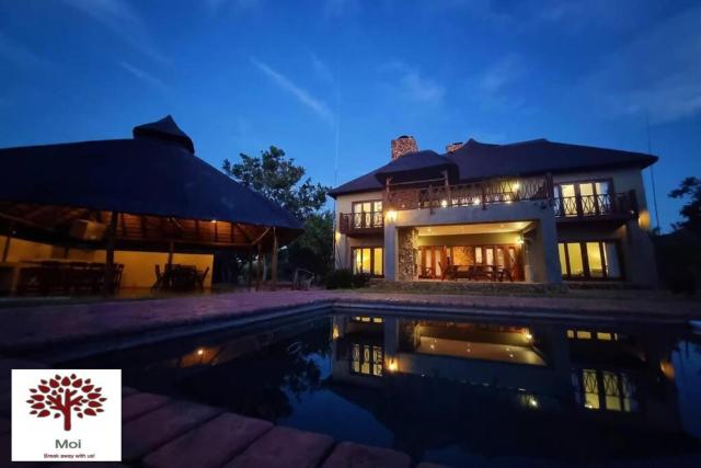 Zebula Golf and Wildlife Estate - Aardwolf Pax 10 - Moi Signature Luxury villa