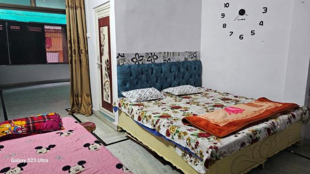 Aparna Niwas Home Stay Family Friendly Varanasi