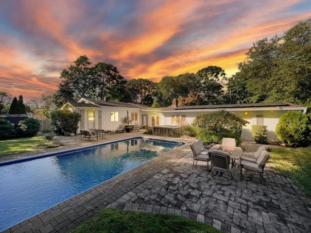 Stylish Sunset Retreat: Near Beach, Pool, Hot Tub