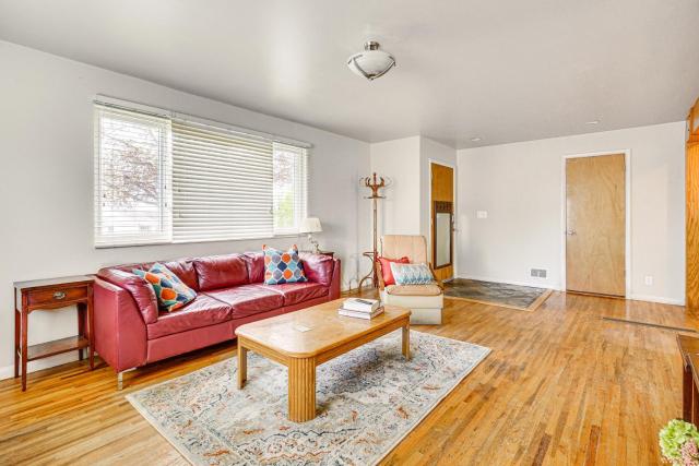 Salt Lake City Home Close to Trails and Museums!