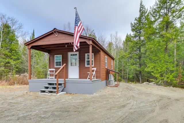 Cozy Brownville Cabin 2 Mi to Schoodic Lake!