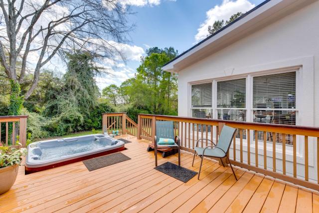 Athens Apt Near Sanford Stadium with Hot Tub Access!