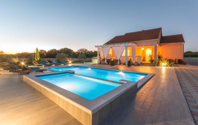 Beautiful villa Maris with pool