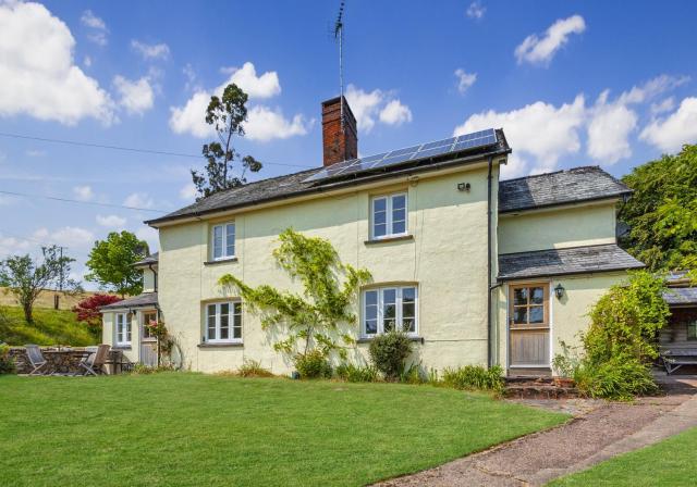 Two Lower Spire Cottage Liscombe