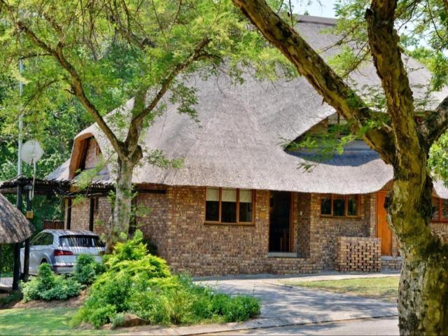 Kruger Park Lodge - Modern Unit 225B