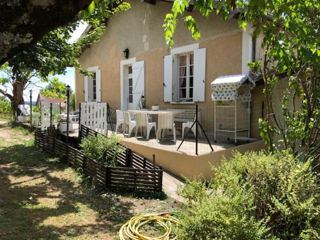 Maison charmante au coeur de Sainte Croix du Mont avec jardin